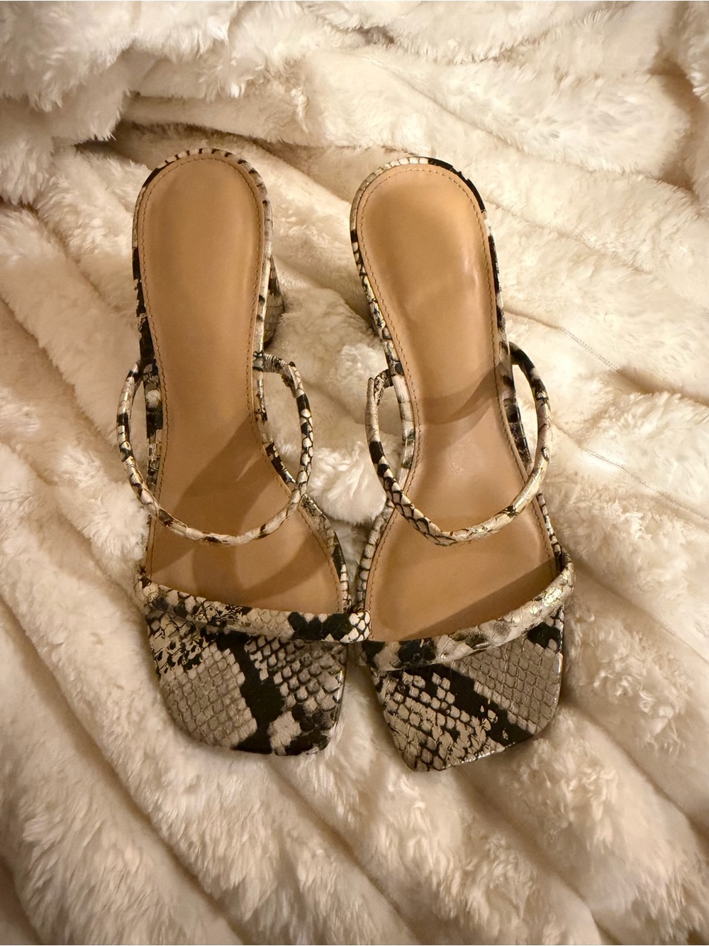 Express Snake-Print Strappy Slide Sandals in Black and Cream